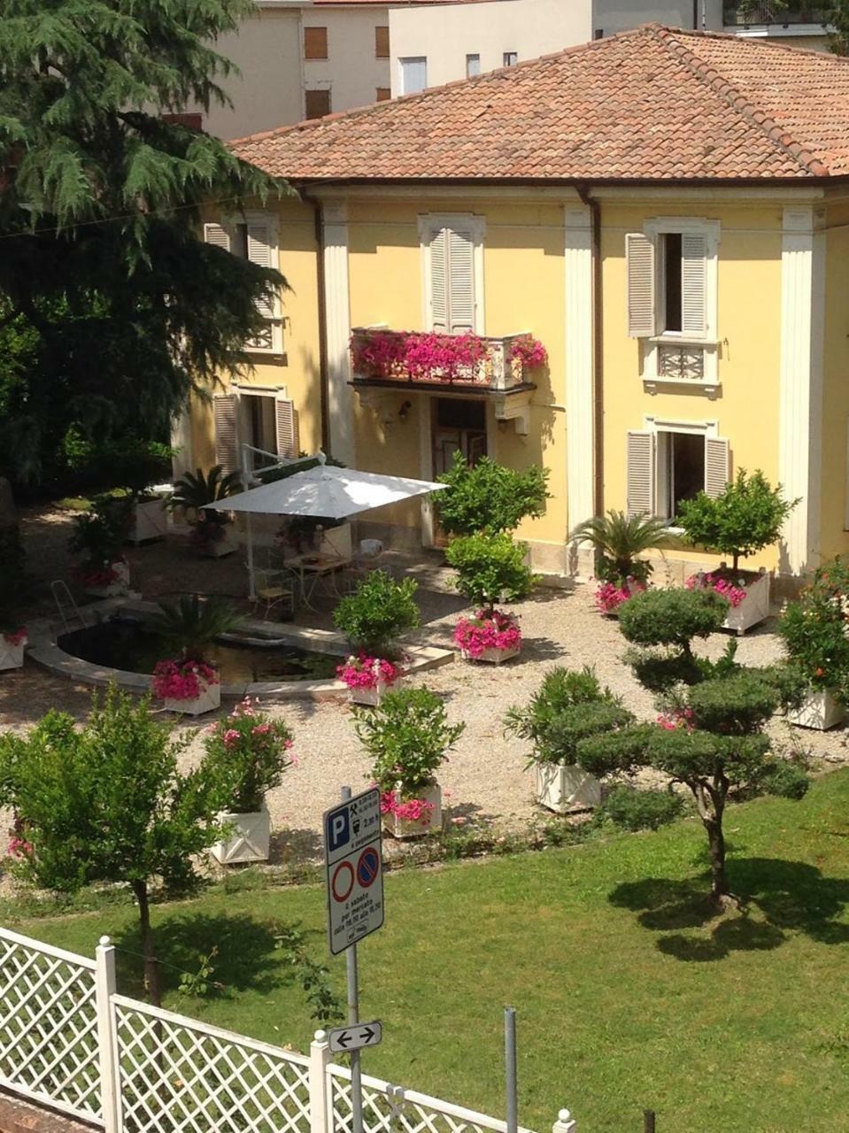 Via Mazzini Bed & Breakfast Bazzano Екстериор снимка
