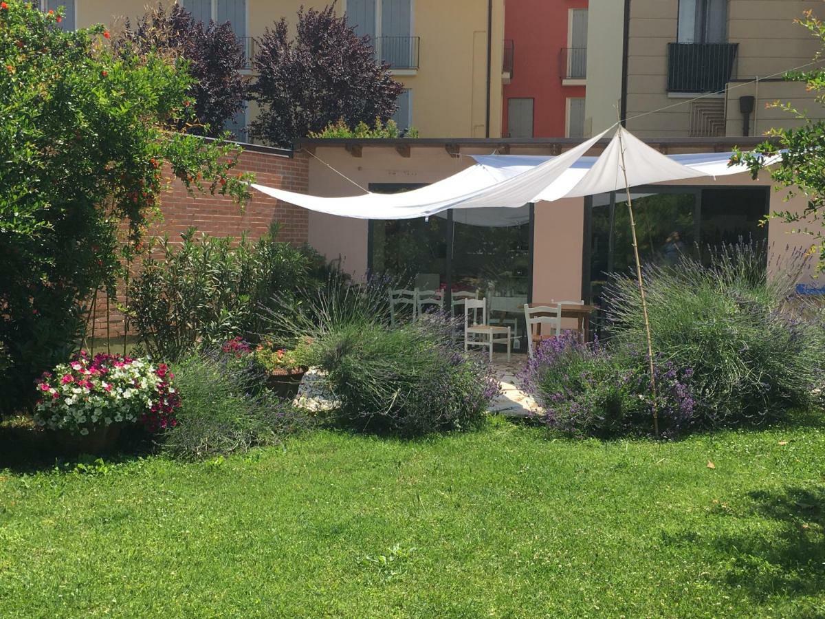 Via Mazzini Bed & Breakfast Bazzano Екстериор снимка