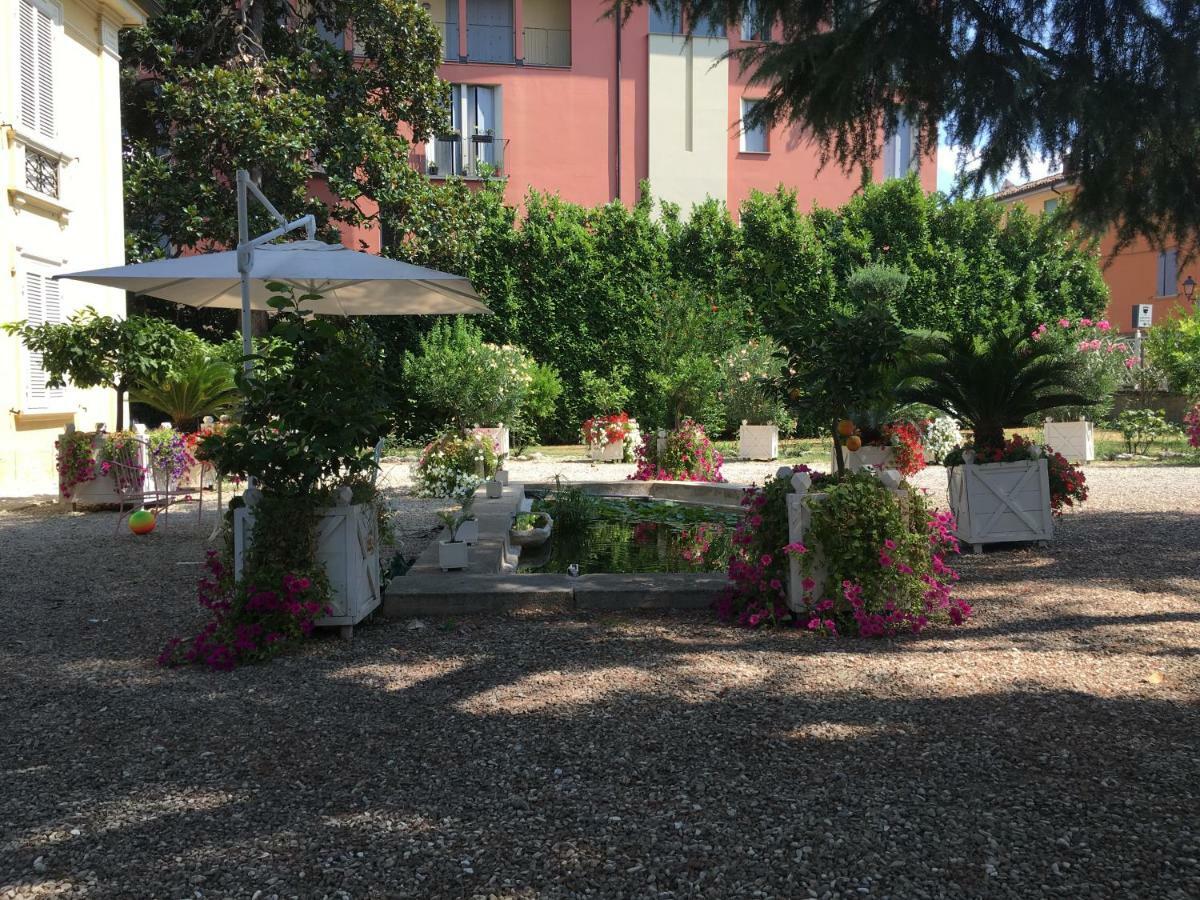 Via Mazzini Bed & Breakfast Bazzano Екстериор снимка